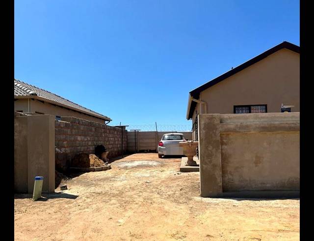 3 BEDROOM HOUSE FOR SALE IN WINDMILL PARK